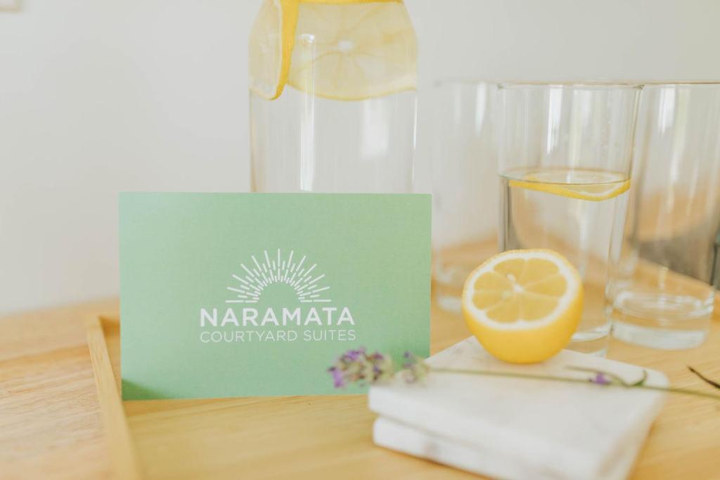 Naramata Courtyard Suites Экстерьер фото